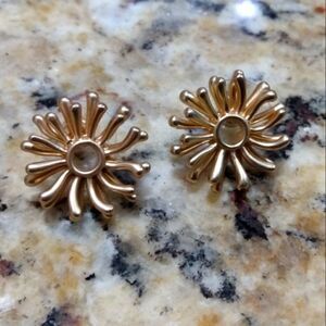 NEW MICHELLE MCDOWELL Dinah MatteGold Hollow Multilayer Abstract Flower Earrings